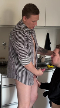 Špatný Čistič by Měl Vyčistit Můj Penis Teď, Deepthroat Kouření a Chov Femboyův Těsný Zadek
