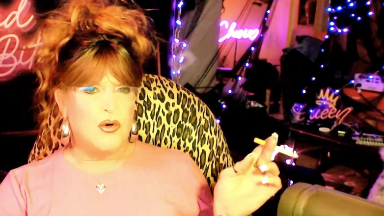 FemmeCheri120: Puffing on Newport 100