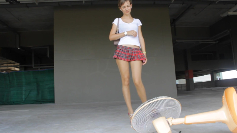 Angel The Dreamgirl: College röd kjol