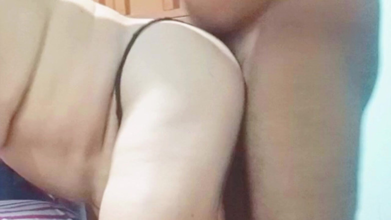 Sofixxx: Piękny, duży biały tyłek mojej 70-letniej macochy przeleciał