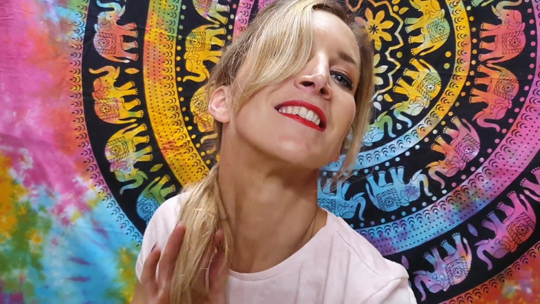 Serenexx: Azgın ve çıplak yoga yapıyor!