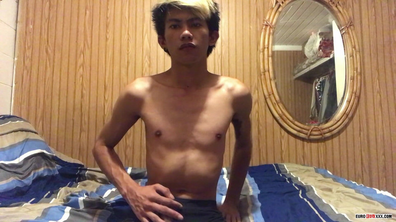 Euro boy xxx: आराध्य xander बड़ी गंदगी की फुहार छोड़ती है