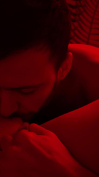 Và liếm và đụ, bạn của chồng tôi biết cách thỏa mãn