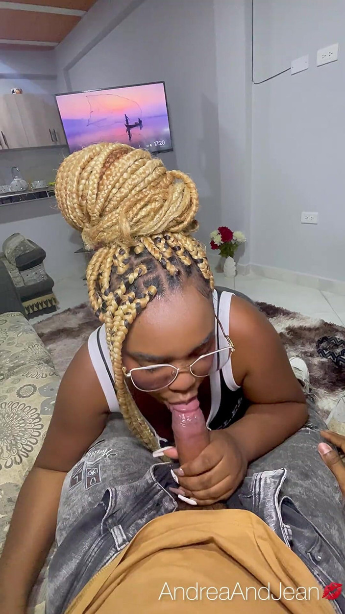 AndreaAndJean: 黒檀のママは両親が到着する前に恋人とセックスします