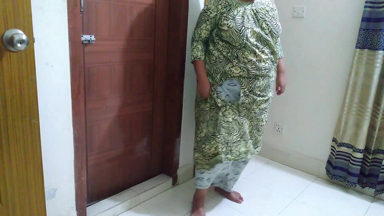 Aria Mia: Muslimská MILFka ošukaná nevlastním synem, protože byla večeří sexy a...