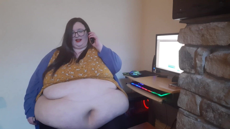 SSBBWLadyBrads: SSBBW secretária humilhada no trabalho por chefe - fantasia