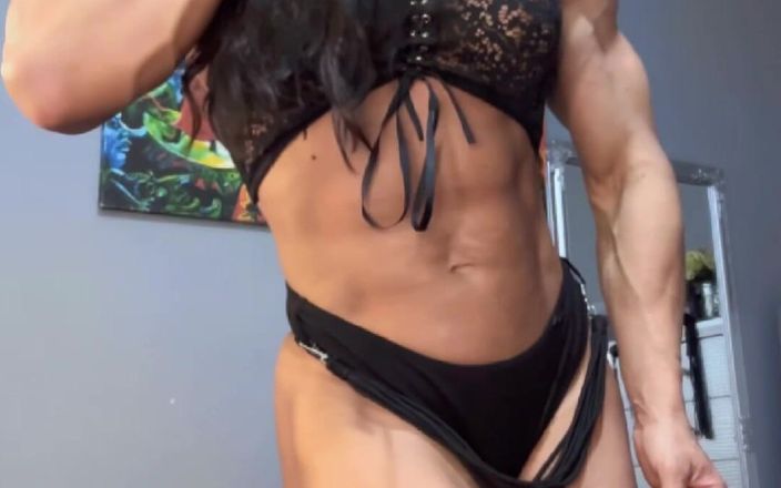 Alesya muscledoll: Ole muscular flex