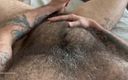 Hirsute Media: Furplay: POV Urso bissexual extremamente peludo goza enquanto esfrega seu...