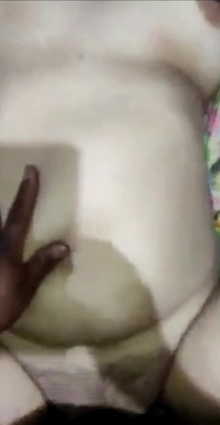 Parihema: Am Făcut Sex Cu Adevărata Mea Mamă Desi Acasă.