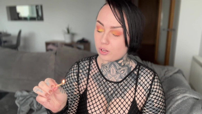 Miss Valentina: Joacă cu focul