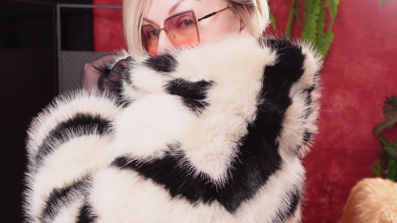 Arya Grander: हॉट फर कोट संग्रह - भाग 3. कामोत्तेजक milf(चोदने लायक मम्मी) Arya Grander