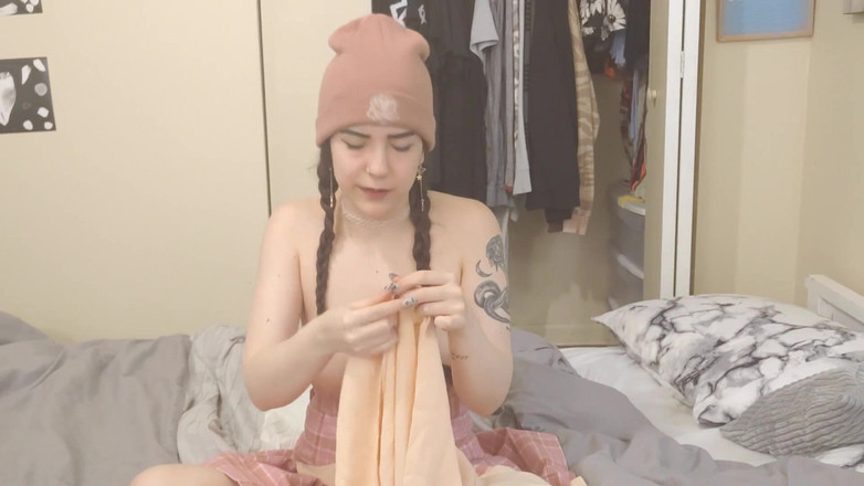 lilredvelvettt: Costura Em topless com Lilredvelvettt