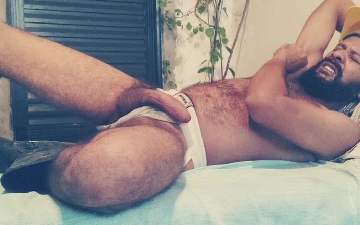 Hairy stink male: Con lợn rậm lông ướt át