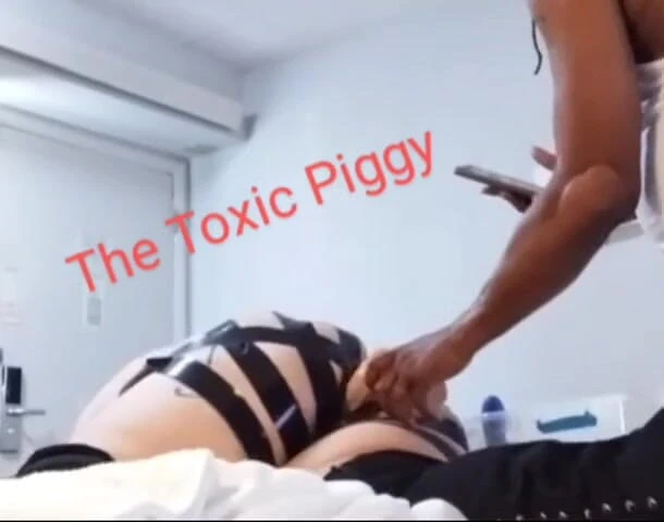 Toxic Piggy Get Sloppy on Daddy's Dick with Throat