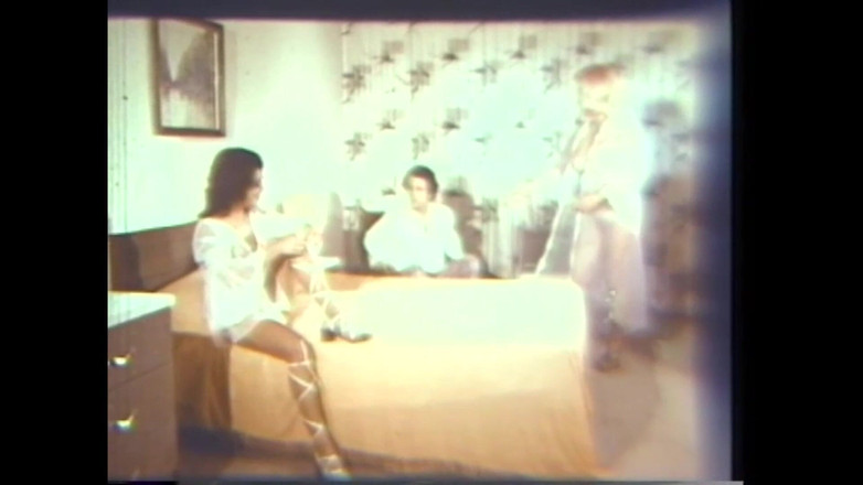 Vintage megastore: वेश्याओं का कामोद्दीपक खेल