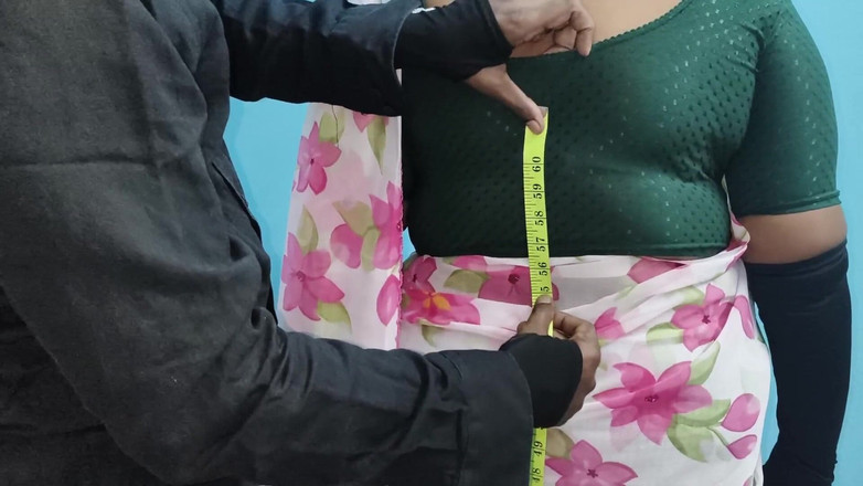 SneakyManner48: Tamilský krejčí šaty šuká sexy milfku