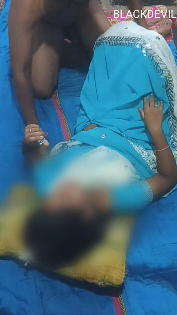 Mandadum: Дружина телугу трахається в романі коханця