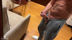bleshporn: Tim Blesh exhibe sa bite dans la chambre d’hôtel