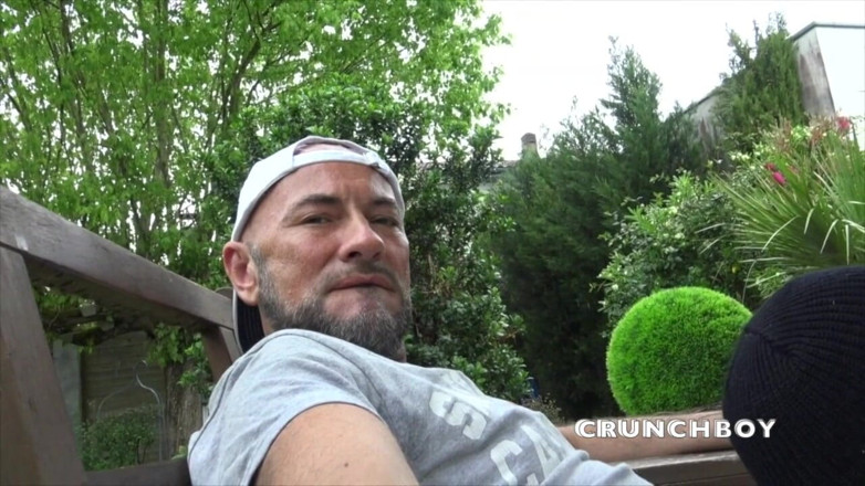 Slut twink used bareback by XXL cock: Ebenholz-schlampen-twink im garten von XXL schwanz-papi vollgespritzt
