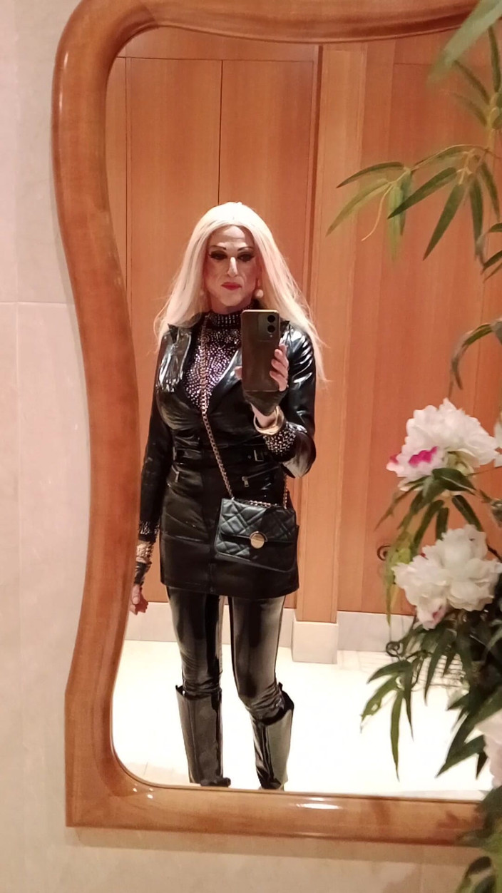 Tatiana Zorrita: Vinyl 2