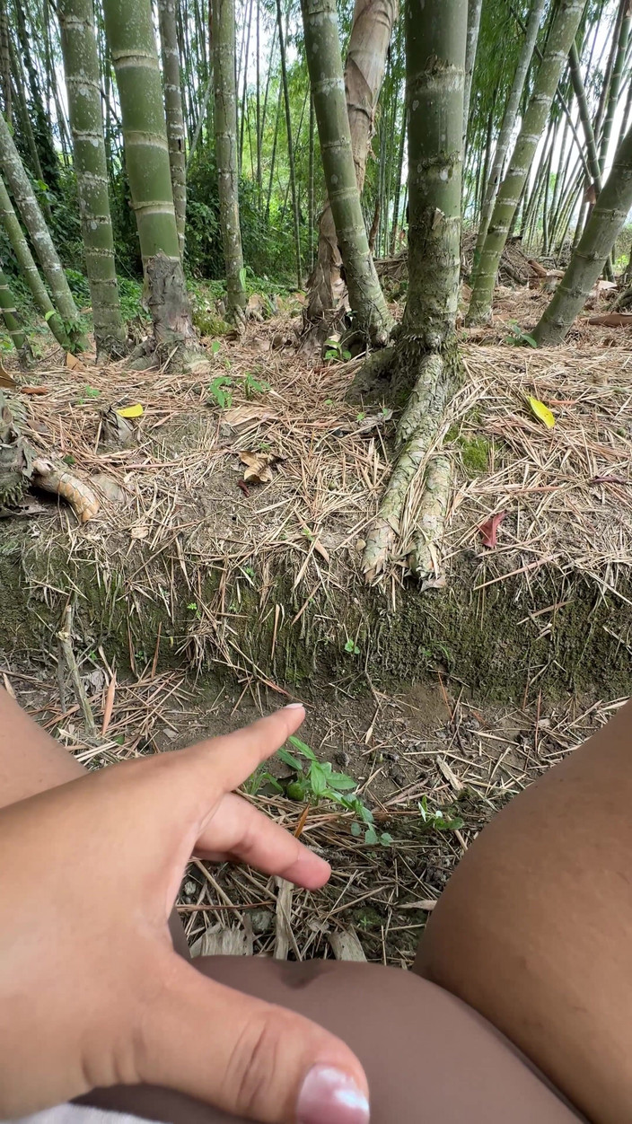 EMY_AND_JONH: Sou uma garota, gosto muito de sentir meus dedos dentro...