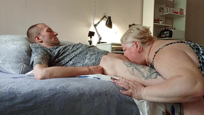 Zona901: Tchýně jemně saje ptáka, dokud se nevystříkám