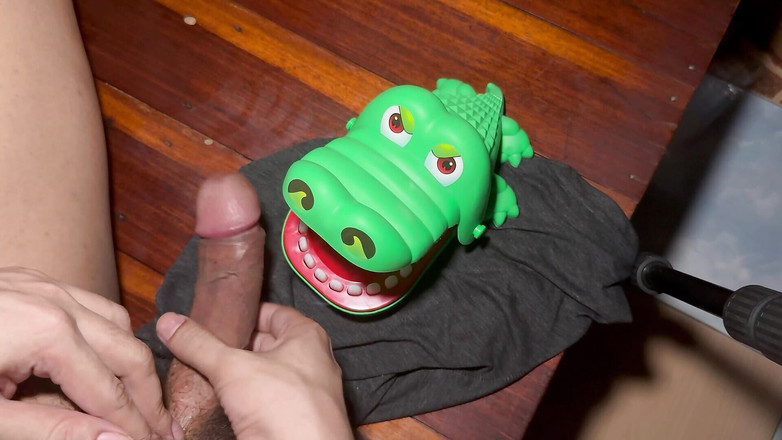 SinglePlayerBKK: Dieses spielzeug beißt meinen schwanz.