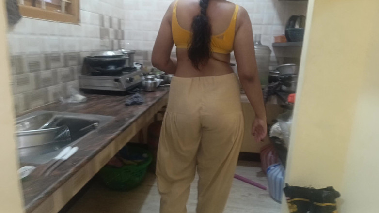 Pushpa studio: Kráčí sám domů