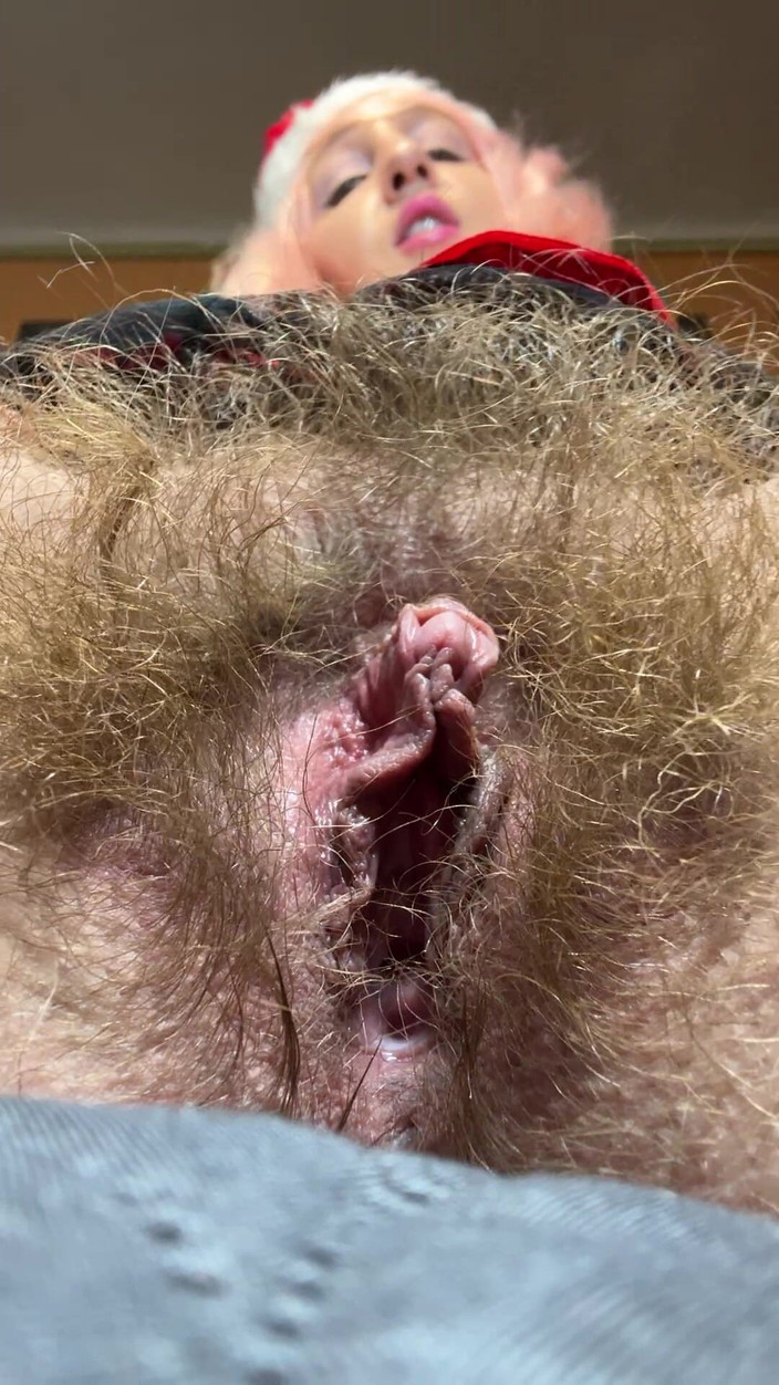 Cuteblonde666: Kitzler wichsen super behaarte muschi, weihnachtsmädchen-urlaub 2025