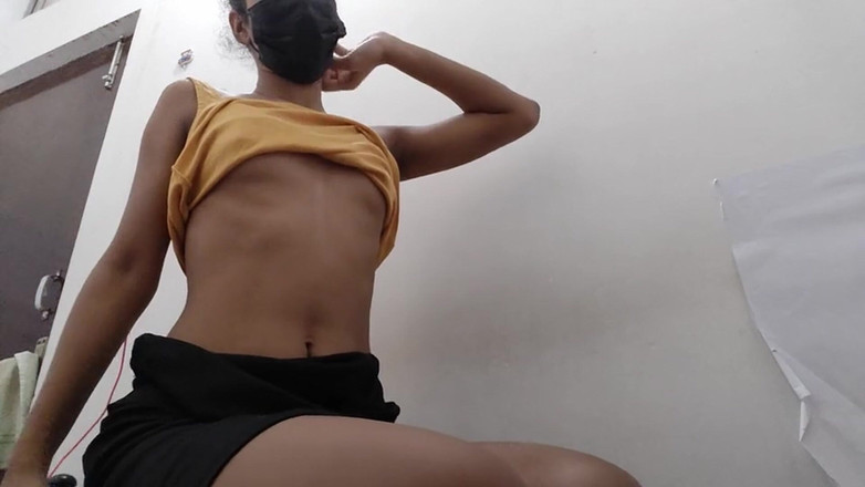 desigirl93: Busty Indian MILF Gets Rough Fingering