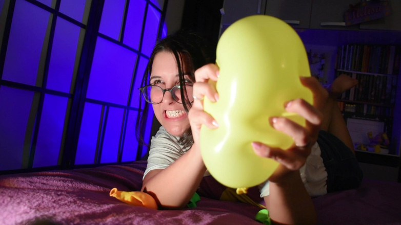 melu_world: Squish and Fisting Green Crystal Balloon - Bunny Looner