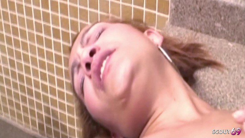 Shemale TS Collection: Chuda Latynoska Tranny Mayara Z Poolboya zerżnięta w ciasnym dupku