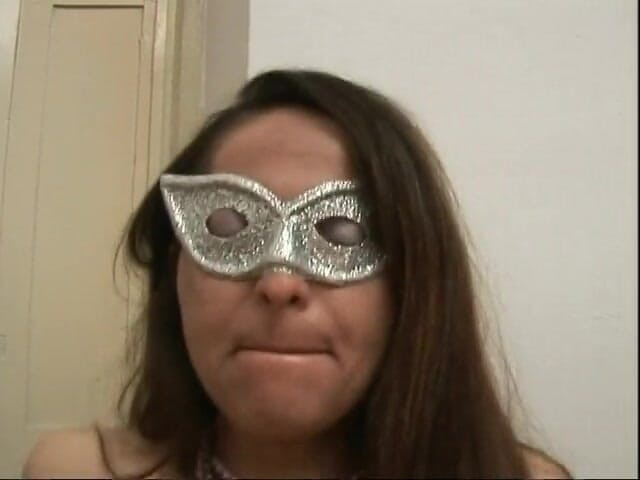 Real Home Made: Mascarada milf quer ser fodida por um swinger e filmada
