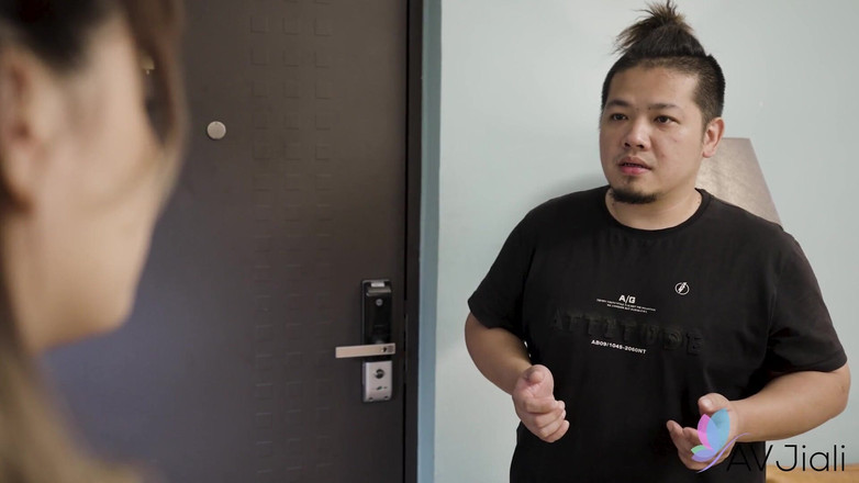 AV Jiali: 그녀의 불륜에 대해 존나게 유지한다면 친구와 섹스할 것을 약속하는 나쁜 나쁜 약속