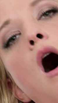 Blonde Babe Fingers and Toys Her Wet Pussy to Ecstasy