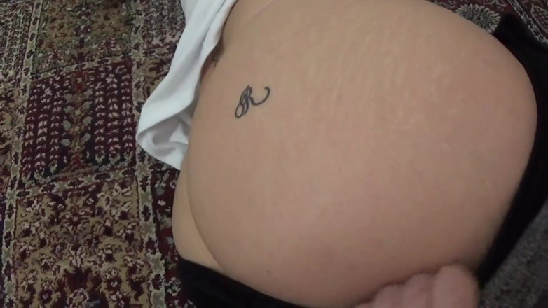 Amateur Homemade Porn: 彼女の18歳の継息子に犯された大きな尻イランの継母