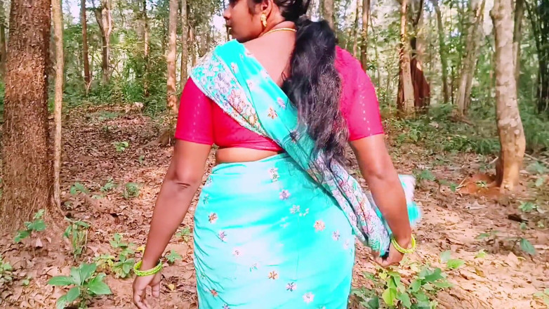 Telugu honey lips: Indian OutDoor Sex. Telugu Dirty Talks.