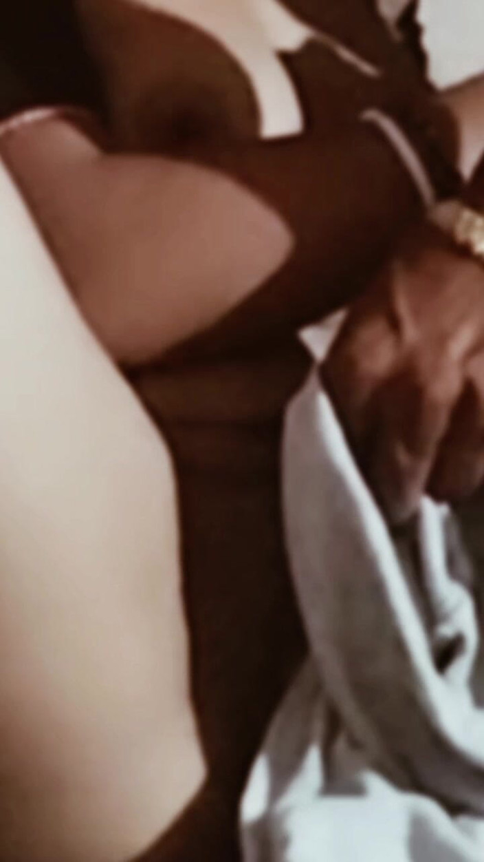 Rajdelhi97: Nou videoclip sexual cu indiancă bhabhi cu prietena Vrăjitoarea Acum