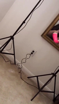 Kırık bacaklı orta yaşlı seksi kadın