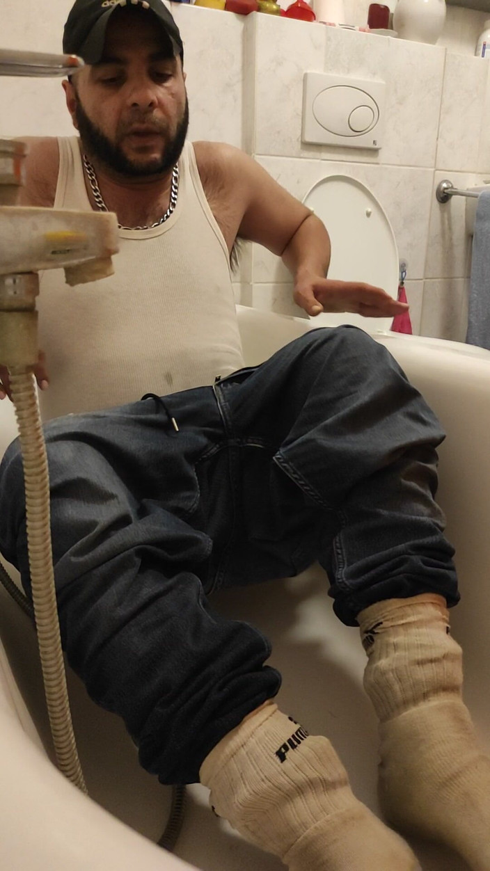 SmokedAlloy2: Drecksau Hammer Drauf, Pissen Und Socken Wc