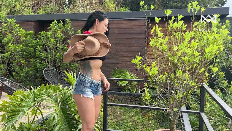 Angelmuscles: Escape to the Cowgirl's Cabin the Return of the Stranger