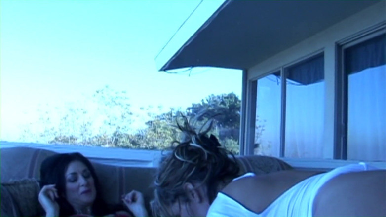 Girl on Girl: Enfermeiras safadas desempenham papel e gostam de foder sua buceta...