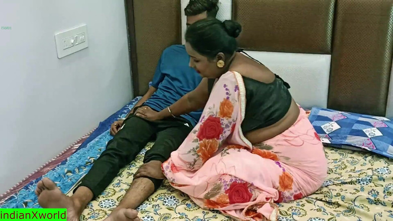 Indian Xshot: 印度孟加拉村哥与的德瓦发生性关系！Hot XXX