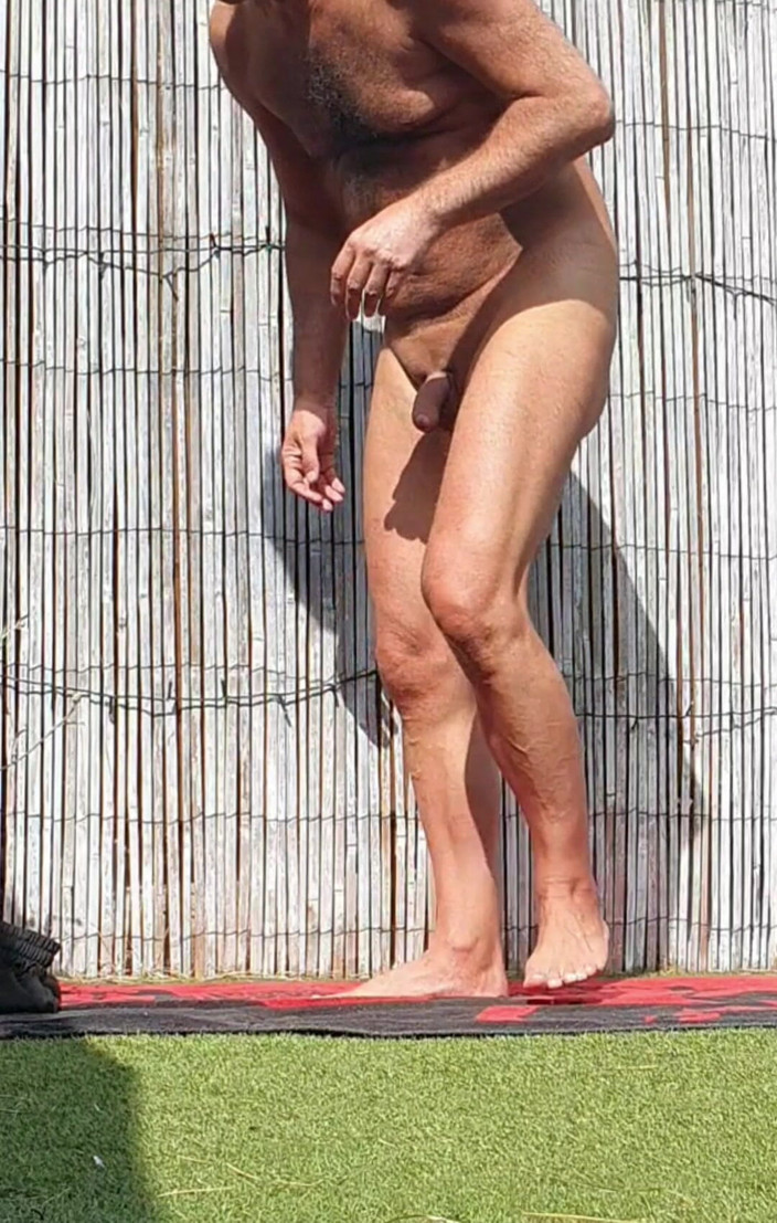 MaleModel: Nuditate în grădină / Expunere (partea 2)