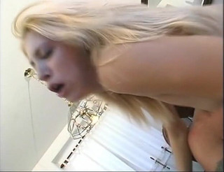 Anna Bell Peaks: Teenka nacpe mokrou a těsnou kundičku tvrdým pérem