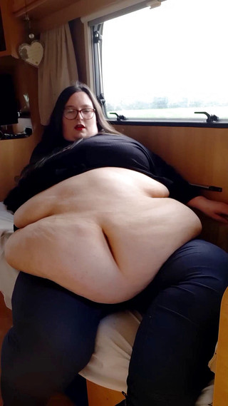 SSBBWLadyBrads: Karavan břicho playfield