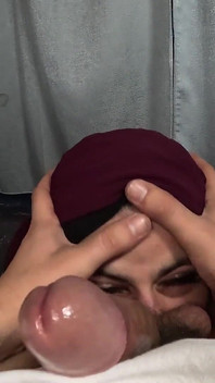 Tam tesettürlü sert ve soppy gırtlağına kadar alıyor mia niqab