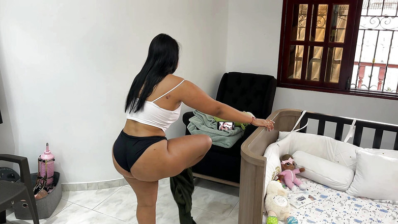 Katrina4deluxe: Moje žena na mě čeká v mokré a horké místnosti