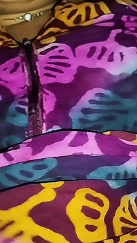 ベッドでセックスを楽しむデジ村の女の子