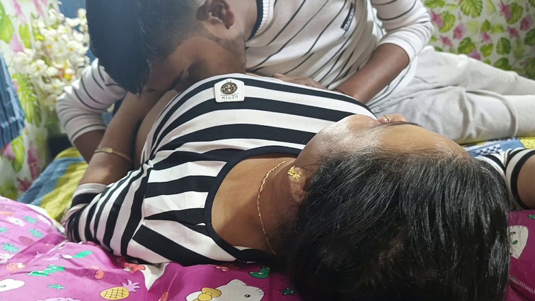 BIREA: Desi Sexy nevlastní sestra se svým velkým nevlastním bratrem hardcore šukání...